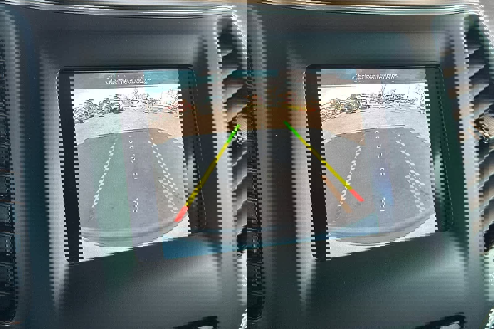 Used 2019 Jeep Cherokee Latitude Plus w/ Comfort/Convenience Group image 19