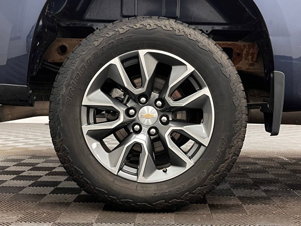 Used 2023 Chevrolet Silverado 1500 LT AWD/4WD image 14