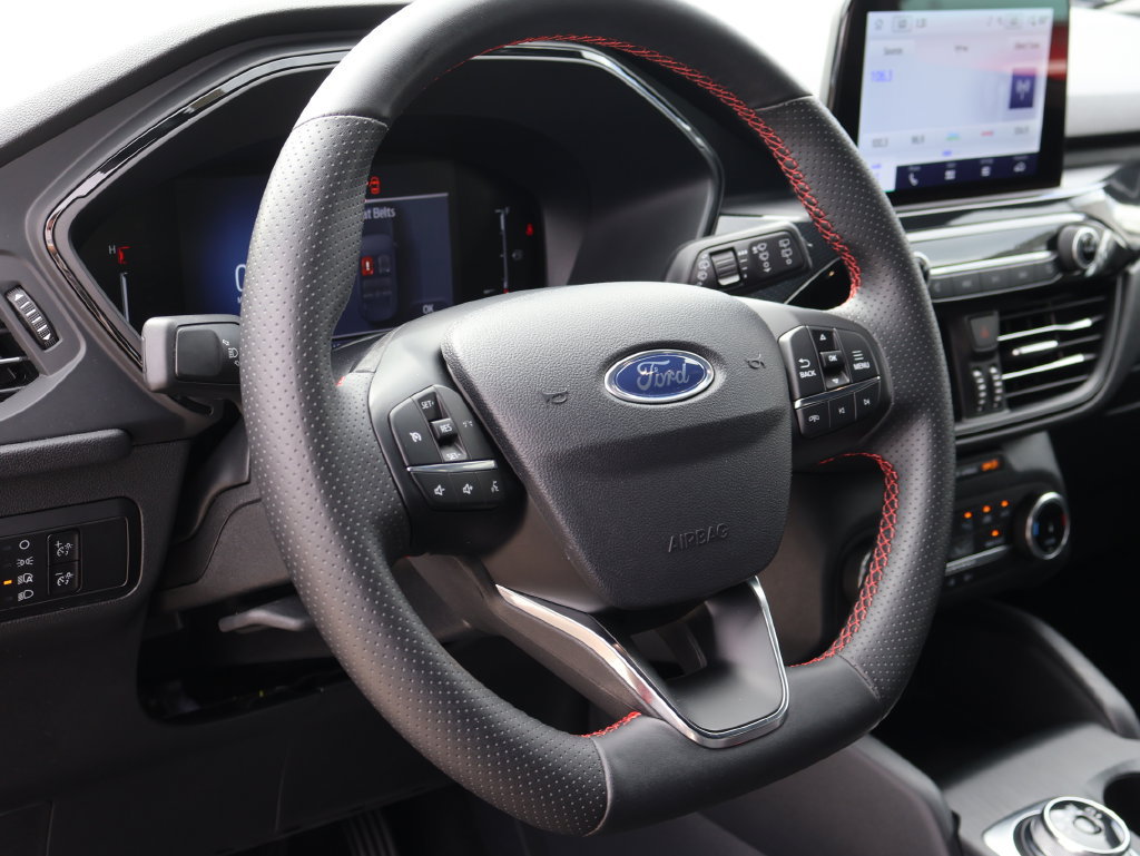 Certified 2025 Ford Escape ST-Line AWD/4WD image 24
