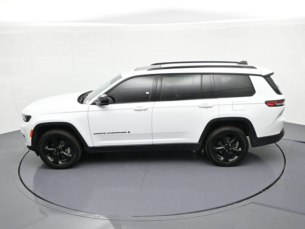 Used 2023 Jeep Grand Cherokee L Laredo AWD/4WD image 27