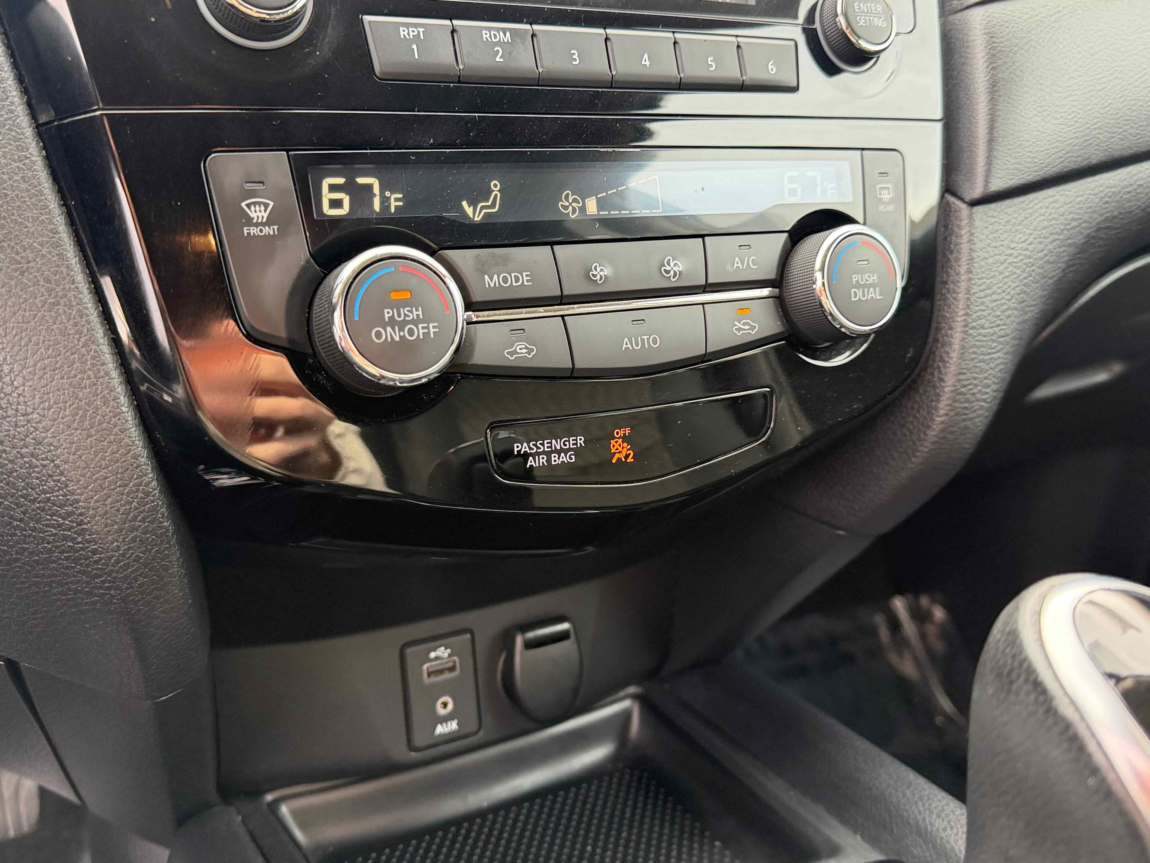 Used 2017 Nissan Rogue SV image 23