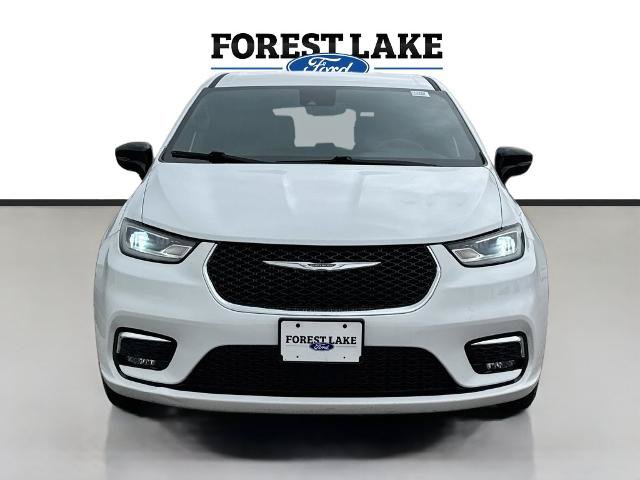 Used 2025 Chrysler Pacifica Select FWD image 2