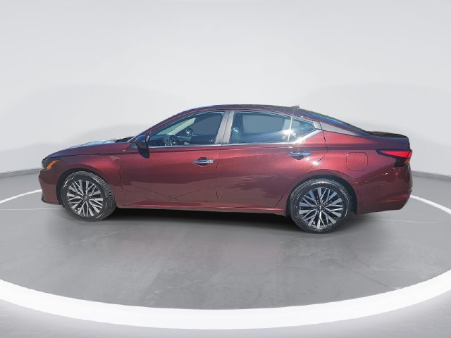 Used 2025 Nissan Altima 2.5 SV FWD image 6