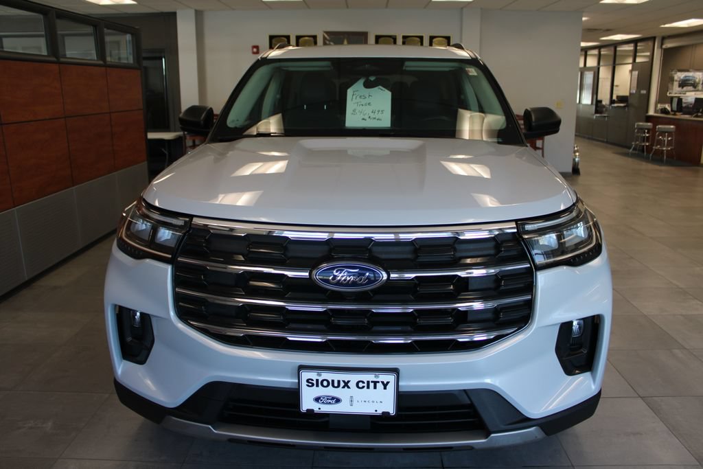 Certified 2025 Ford Explorer Active w/ Active Comfort Package AWD/4WD image 7