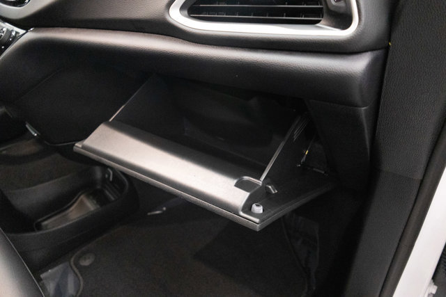 Used 2025 Chrysler Pacifica Select FWD image 28