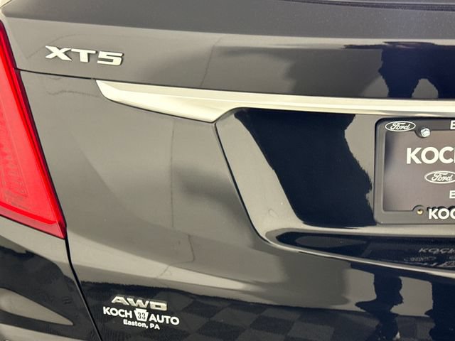 Used 2019 Cadillac XT5 Platinum AWD/4WD image 17