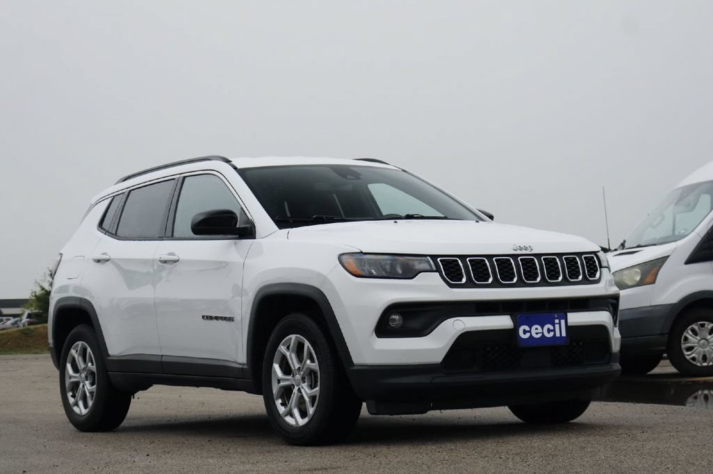 Used 2024 Jeep Compass Latitude AWD/4WD image 26
