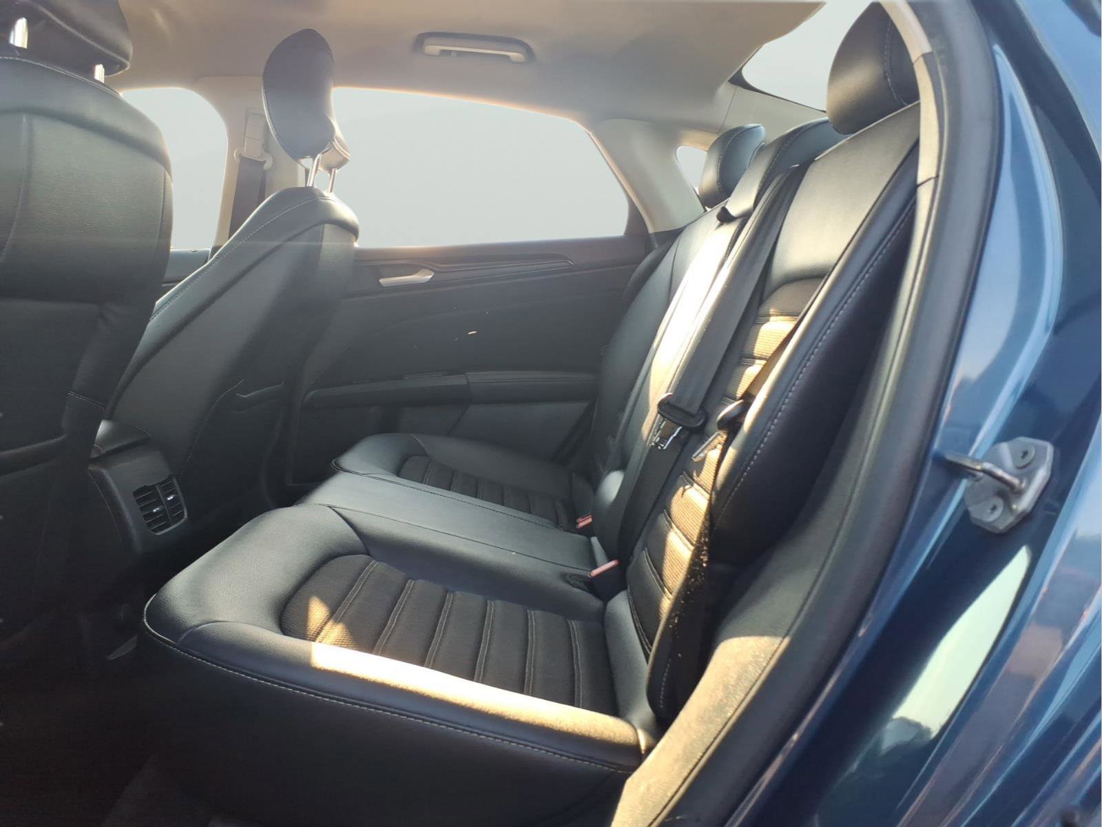 Certified 2018 Ford Fusion SE w/ Equipment Group 201A image 9