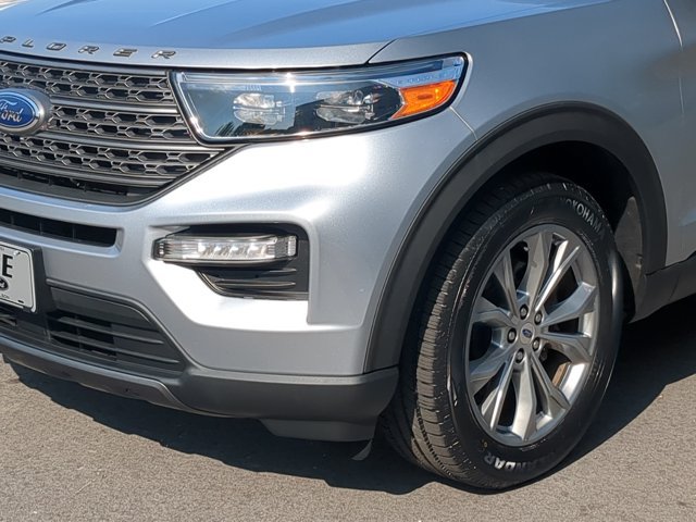 Certified 2023 Ford Explorer XLT w/ Equipment Group 202A AWD/4WD image 9