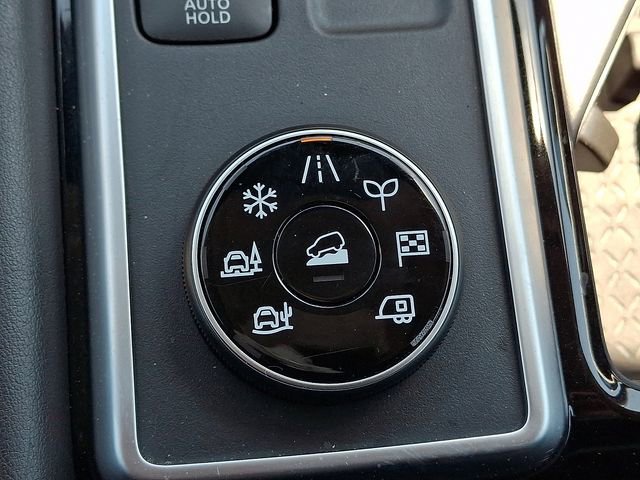 Used 2025 Nissan Pathfinder SL AWD/4WD image 24