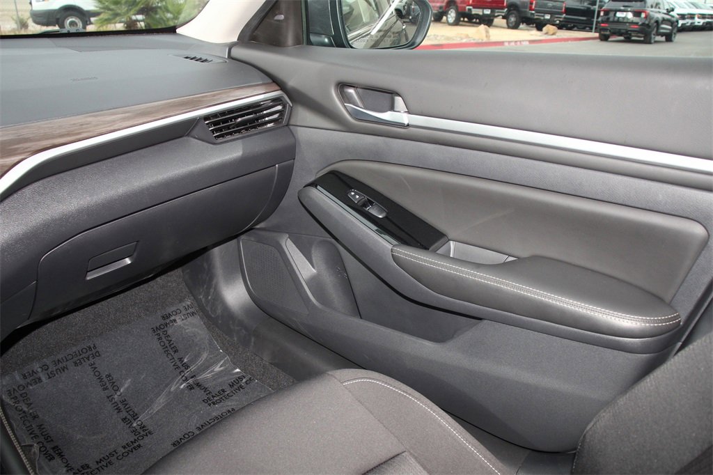 Used 2023 Nissan Altima 2.5 SV image 18