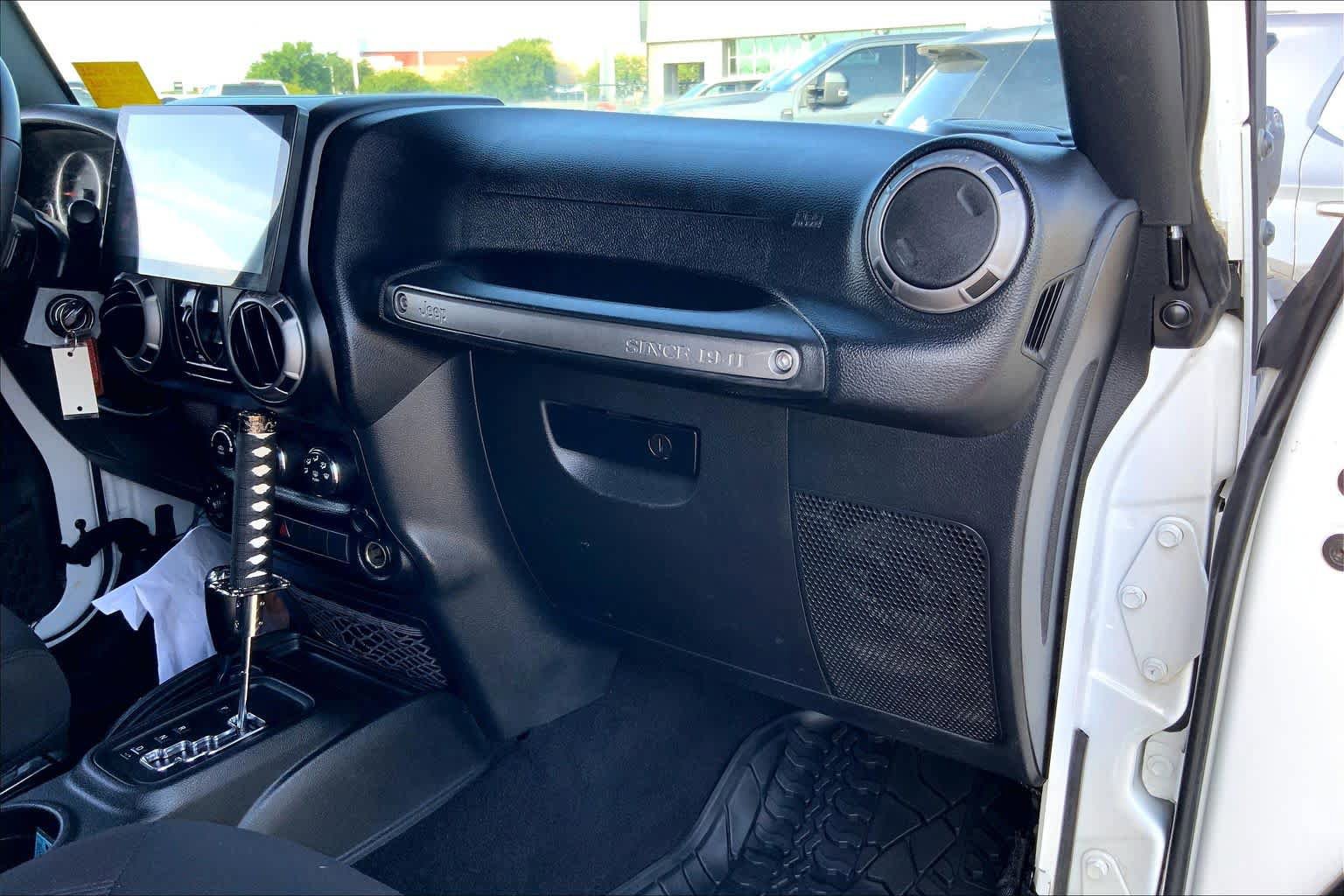 Used 2017 Jeep Wrangler Unlimited Sport w/ Quick Order Package 24S AWD/4WD image 16