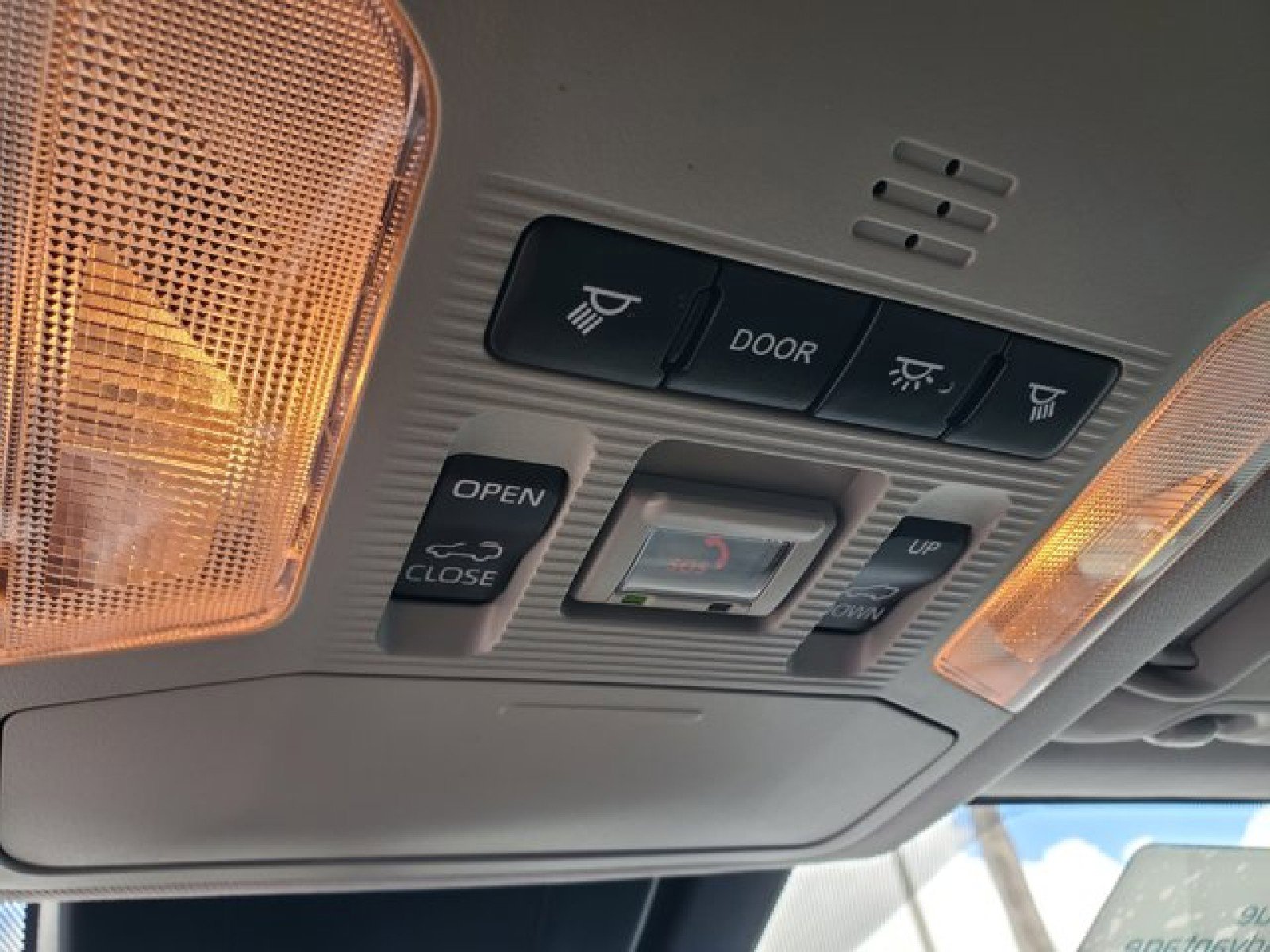 Used 2021 Toyota RAV4 XLE Premium image 28