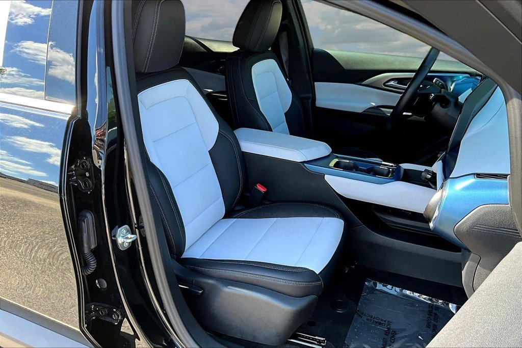 Used 2026 Chevrolet Equinox EV LT FWD image 31