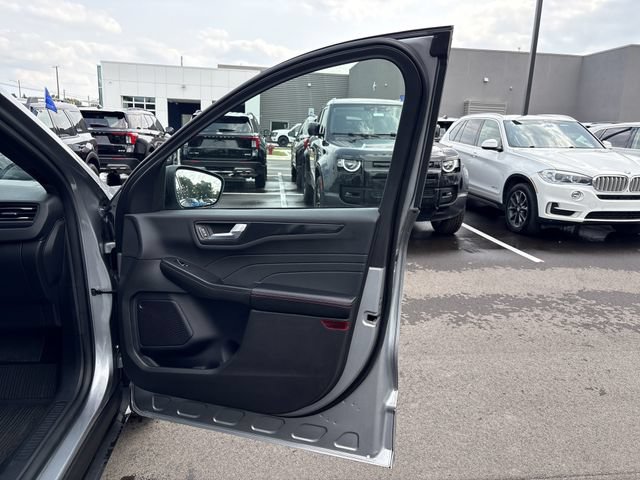 Certified 2024 Ford Escape ST-Line w/ Tech Pack #1 AWD/4WD image 16