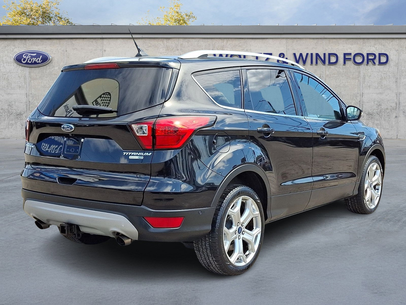 Certified 2019 Ford Escape Titanium AWD/4WD image 4