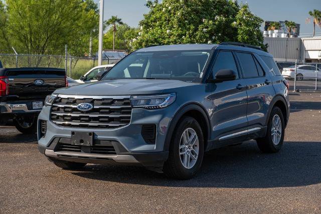 Certified 2025 Ford Explorer Active RWD image 3