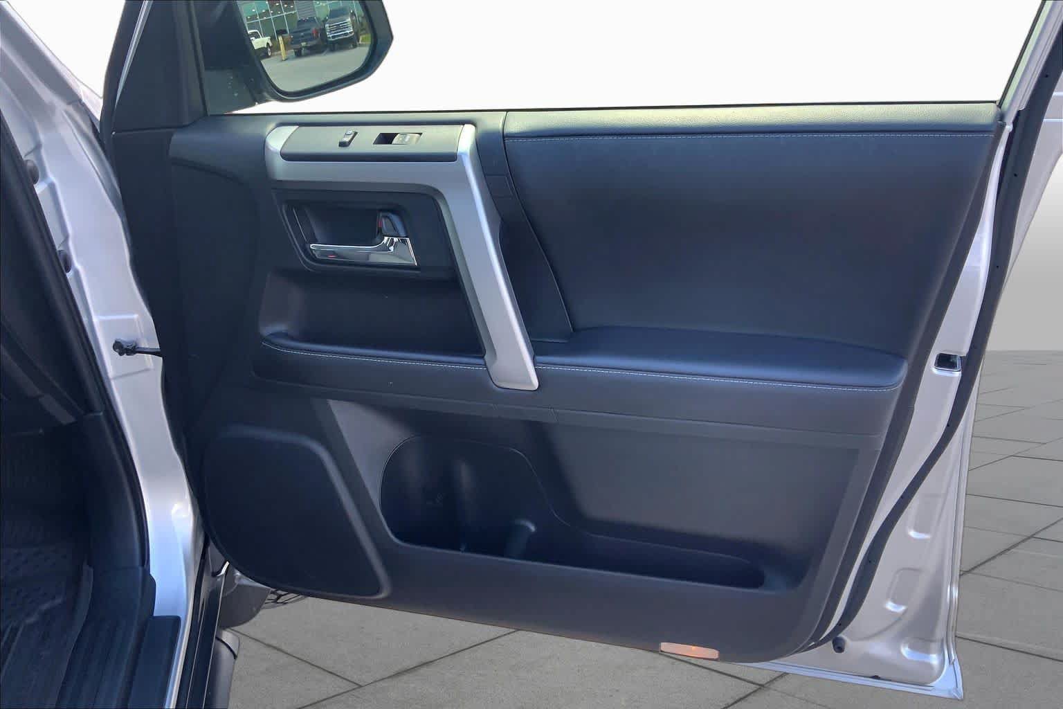 Used 2023 Toyota 4Runner SR5 Premium w/ Moonroof Package RWD image 23