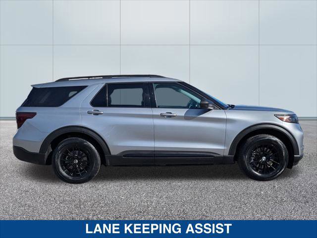 Certified 2022 Ford Explorer XLT image 2