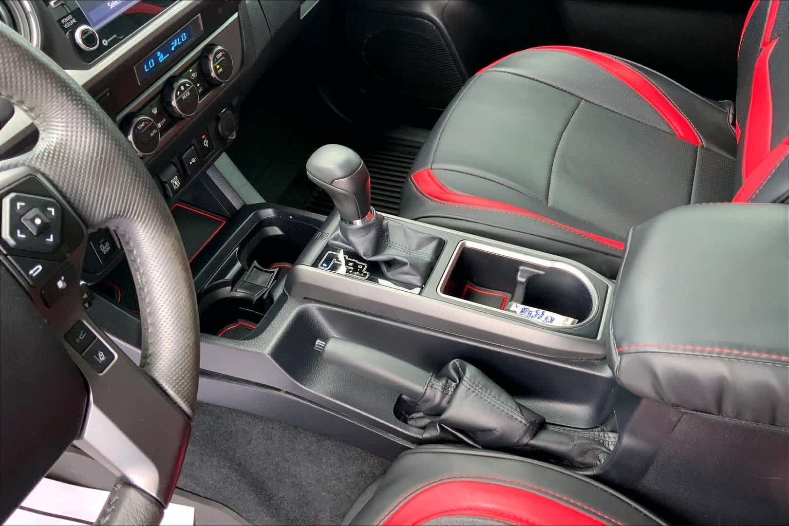Used 2022 Toyota Tacoma TRD Off-Road w/ Technology Package AWD/4WD image 16