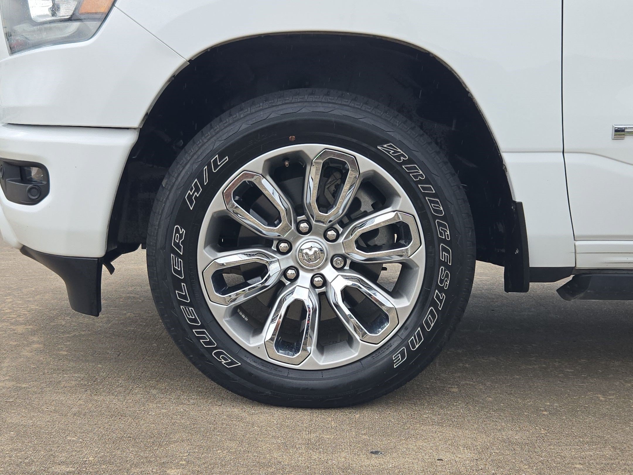 Used 2023 RAM 1500 Laramie AWD/4WD image 13