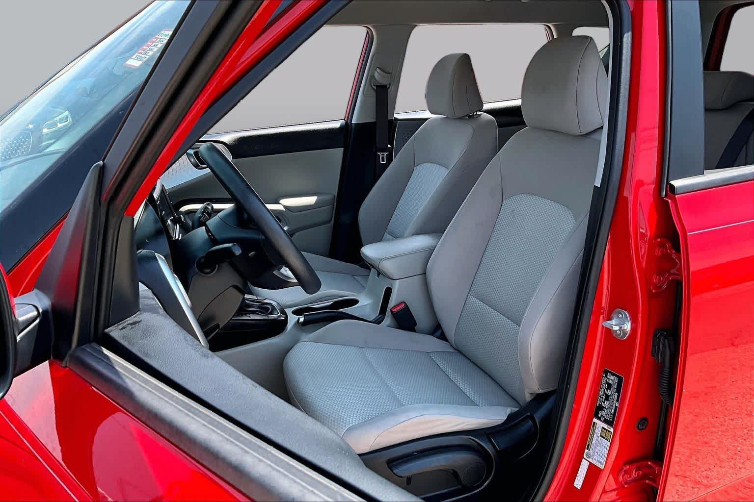 Used 2024 Kia Soul LX w/ Option Group 015 FWD image 8