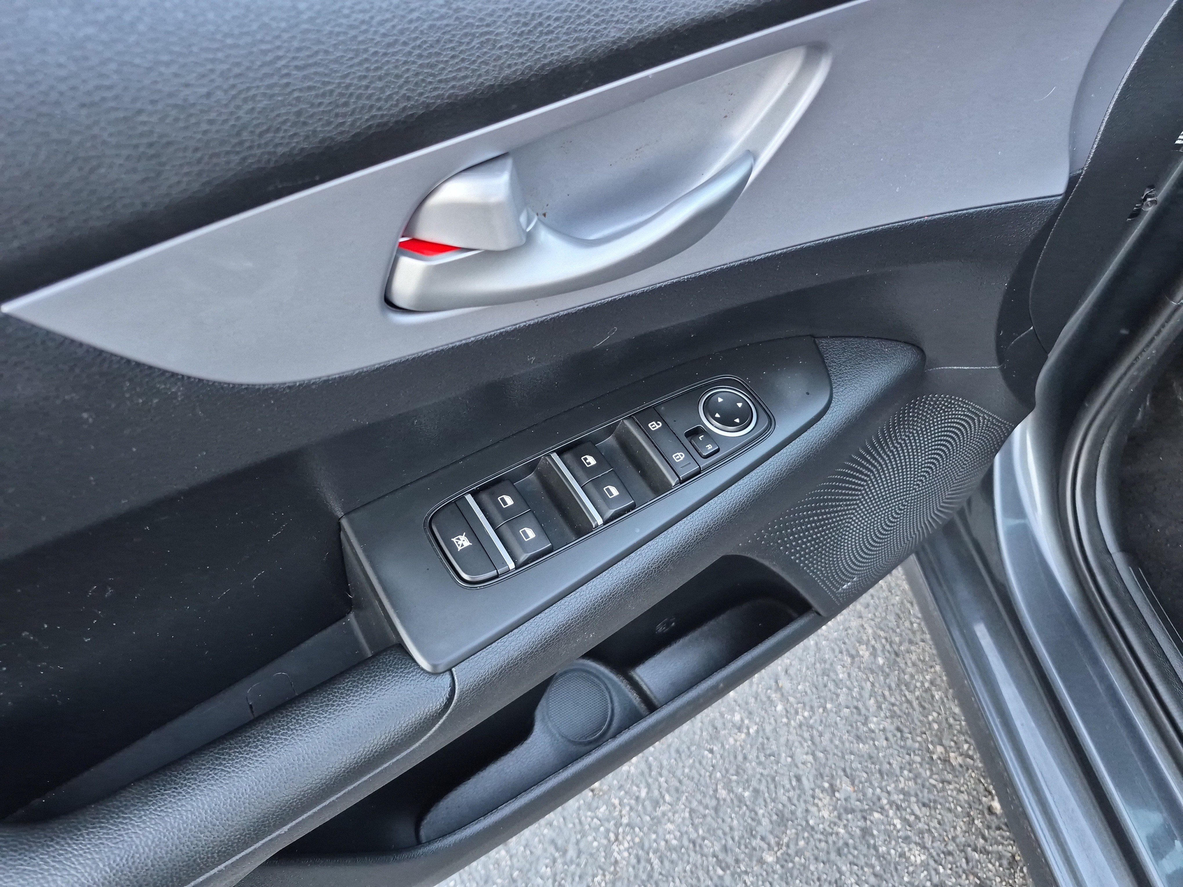 Used 2024 Kia Forte LXS FWD image 10