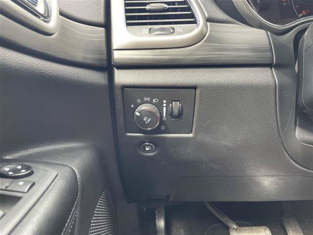 Used 2021 Jeep Grand Cherokee Laredo AWD/4WD image 16