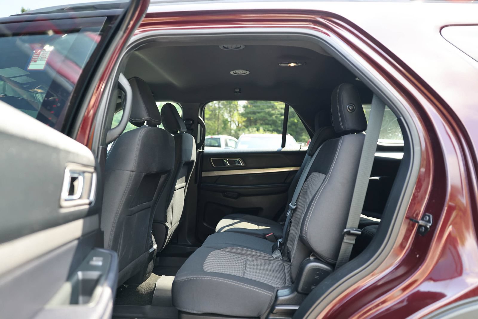 Certified 2018 Ford Explorer XLT AWD/4WD image 16