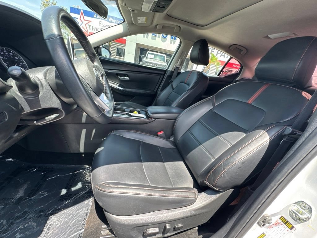 Used 2023 Nissan Sentra SR w/ SR Premium Package FWD image 14