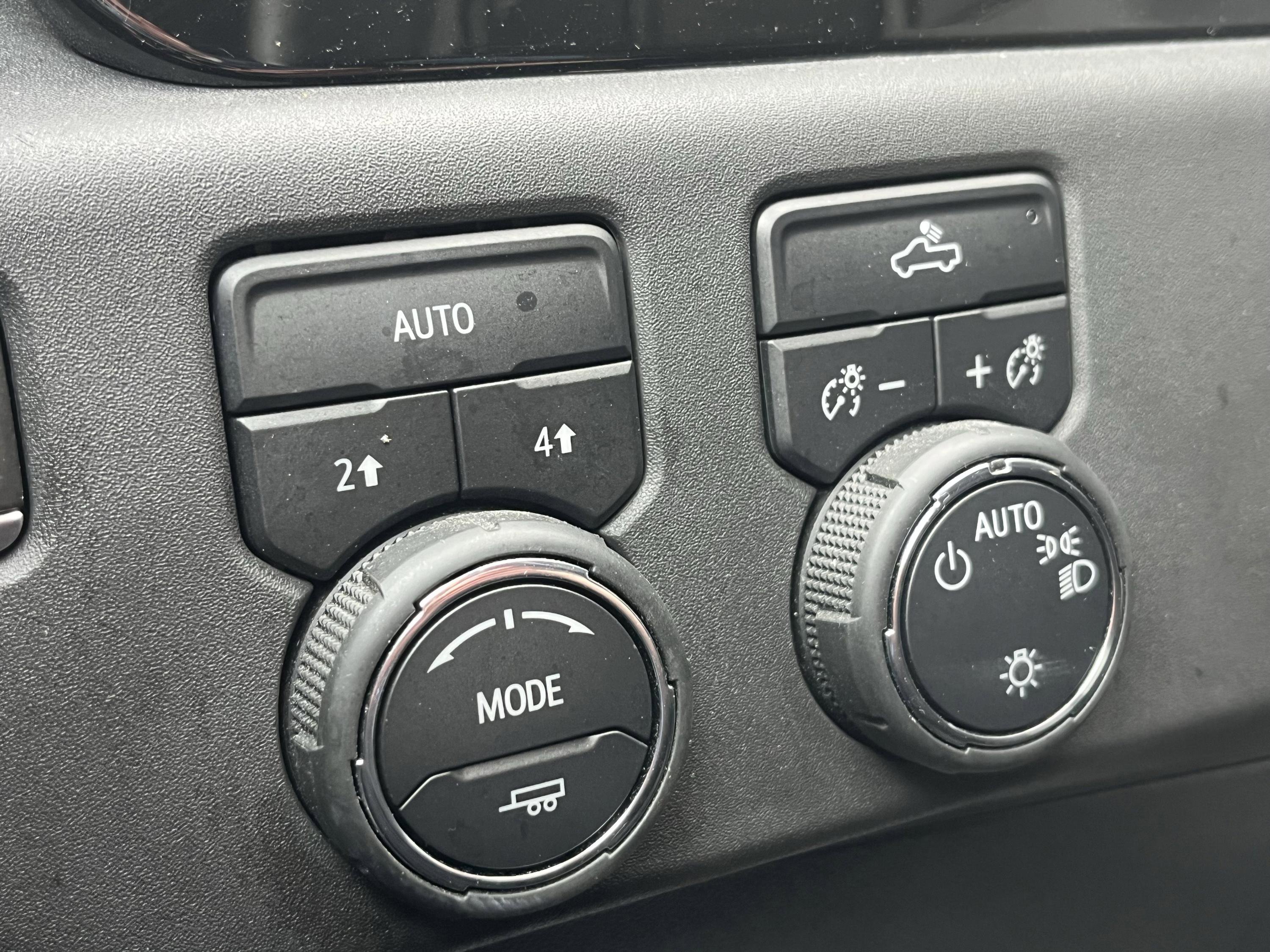 Used 2023 Chevrolet Silverado 1500 LT image 18