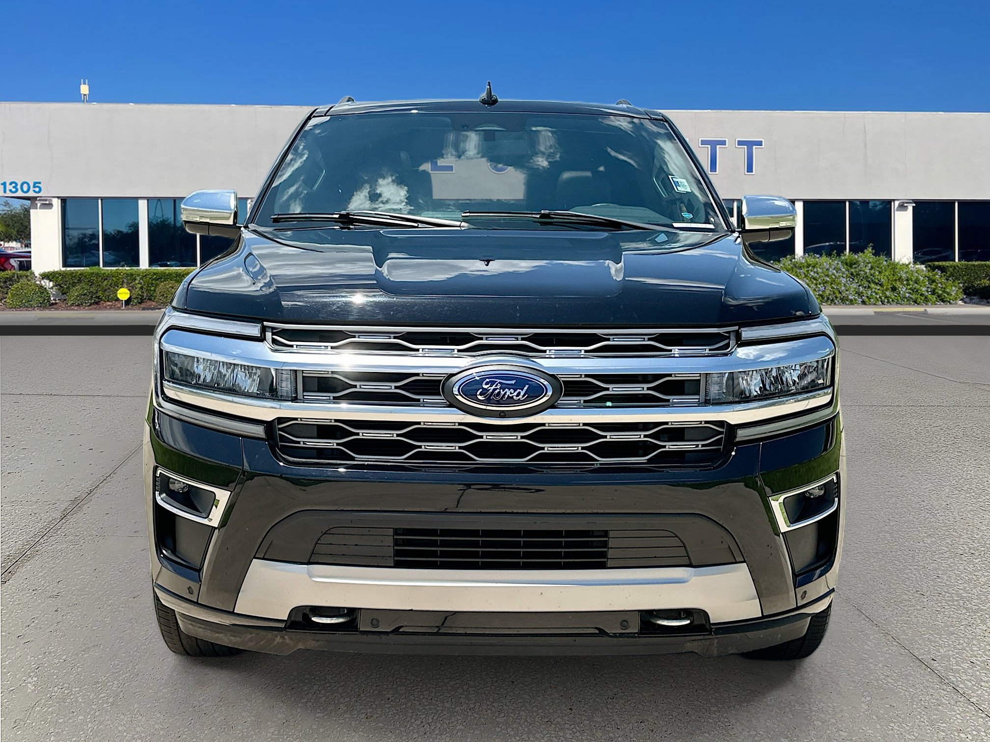Certified 2024 Ford Expedition Max Platinum AWD/4WD image 2