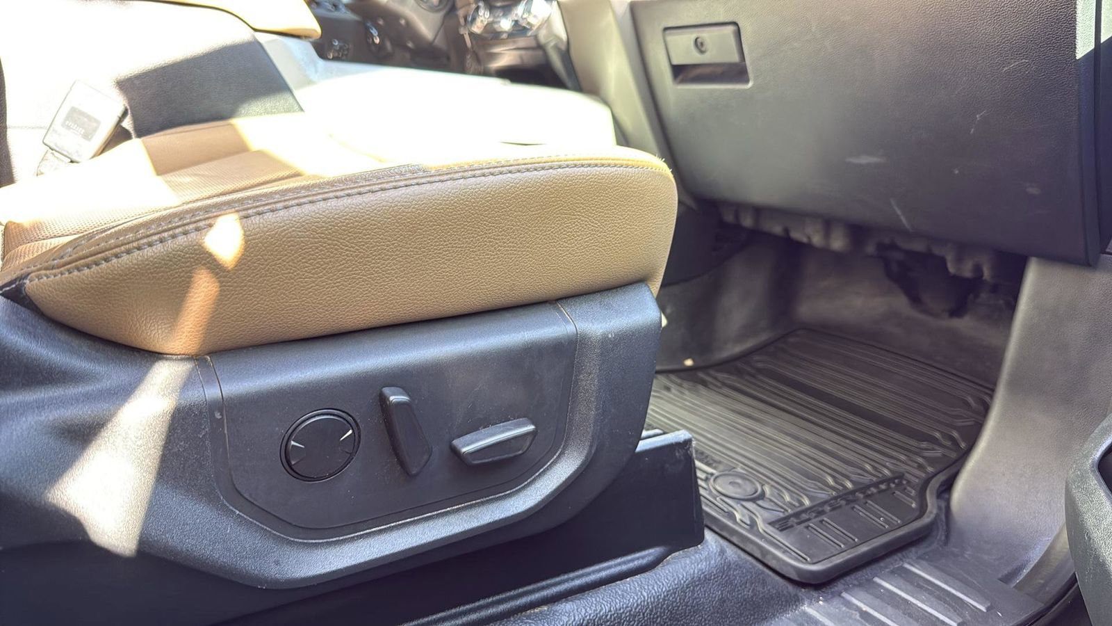 Certified 2022 Ford F250 Lariat w/ Lariat Ultimate Package image 22