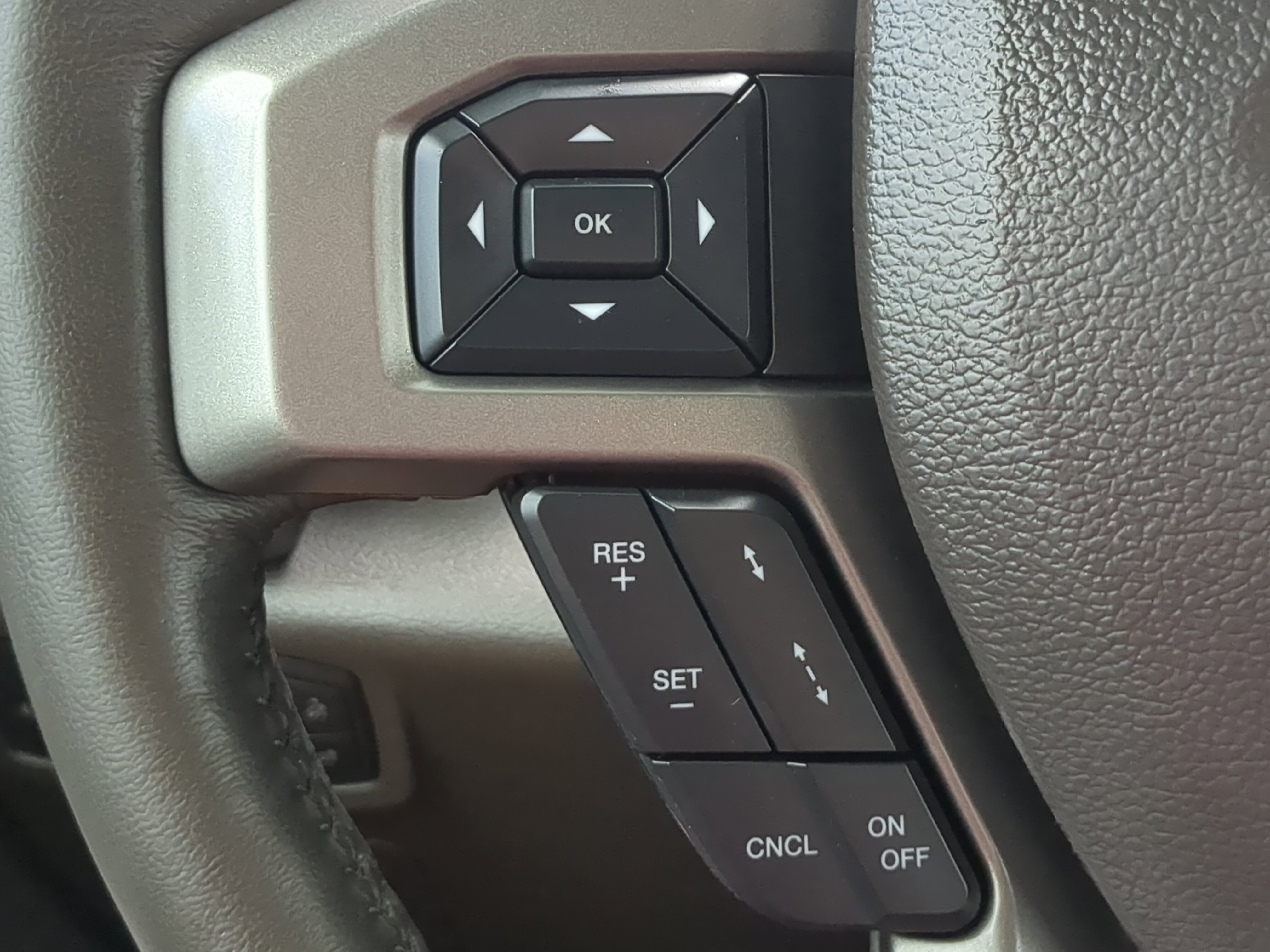 Certified 2021 Ford Expedition XLT RWD image 24