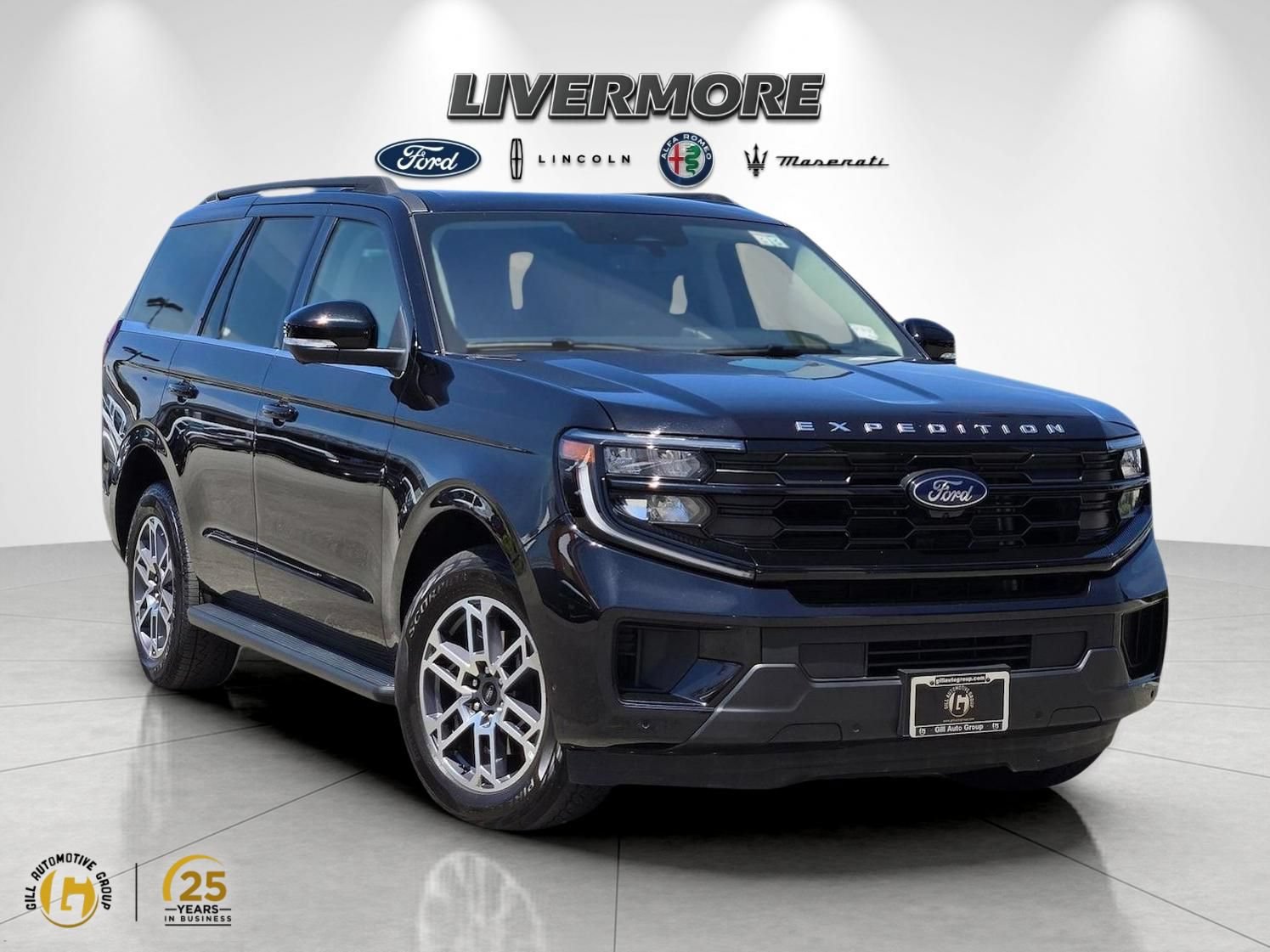 Certified 2025 Ford Expedition Active AWD/4WD image 1