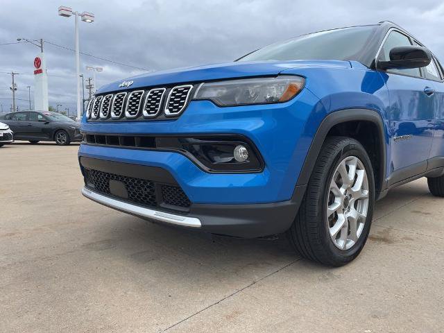 Used 2025 Jeep Compass Limited AWD/4WD image 14