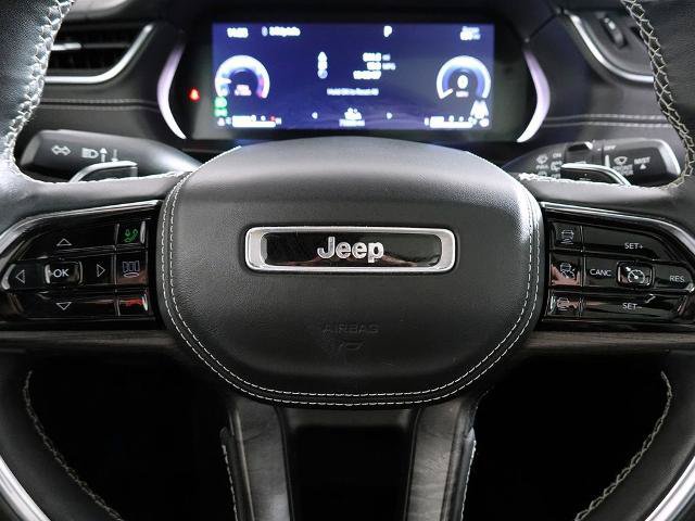 Used 2022 Jeep Grand Cherokee Overland AWD/4WD image 23