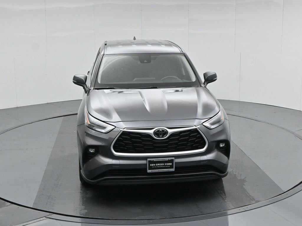 Used 2024 Toyota Highlander LE image 30