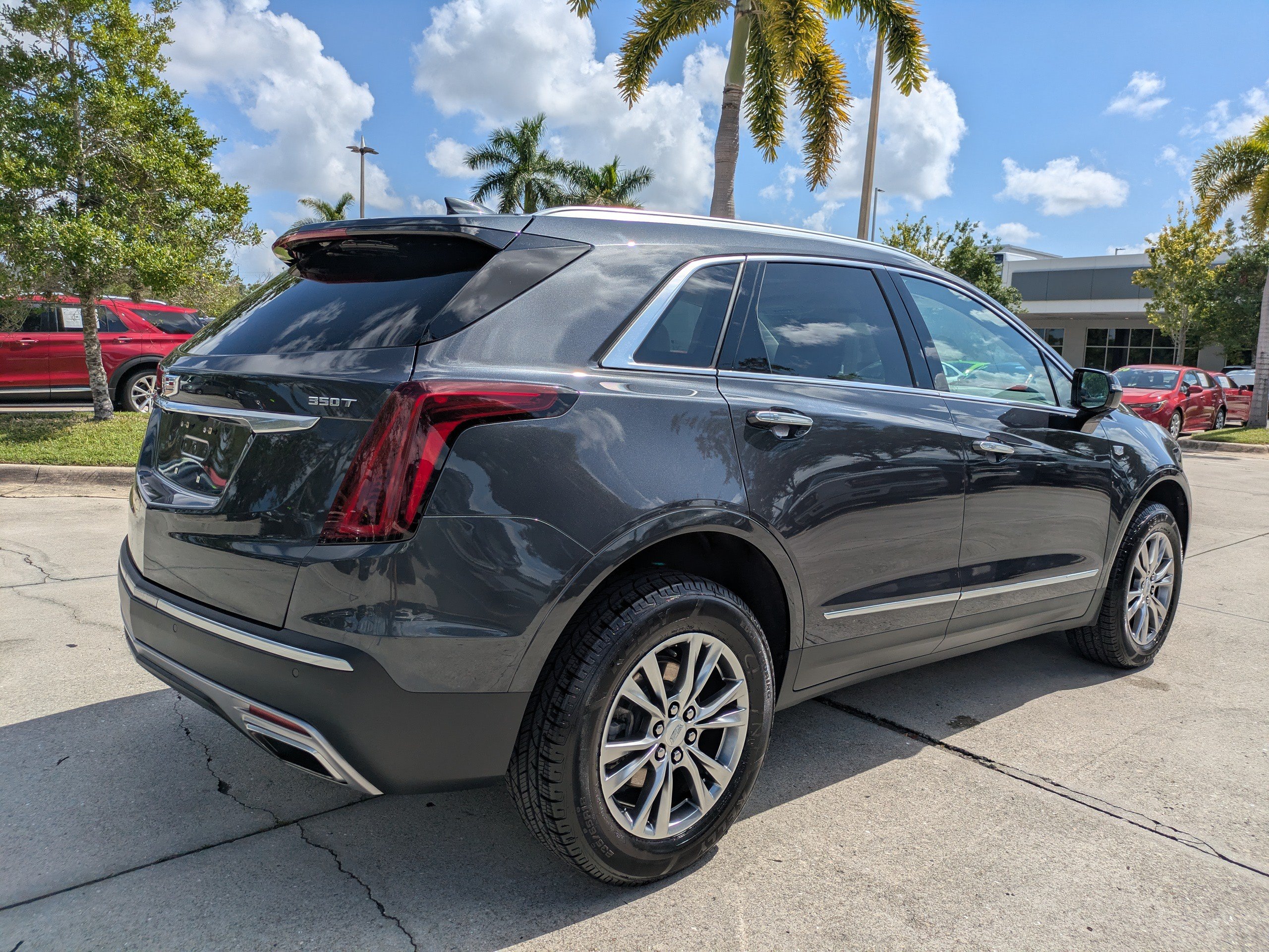 Used 2023 Cadillac XT5 Premium Luxury FWD image 4