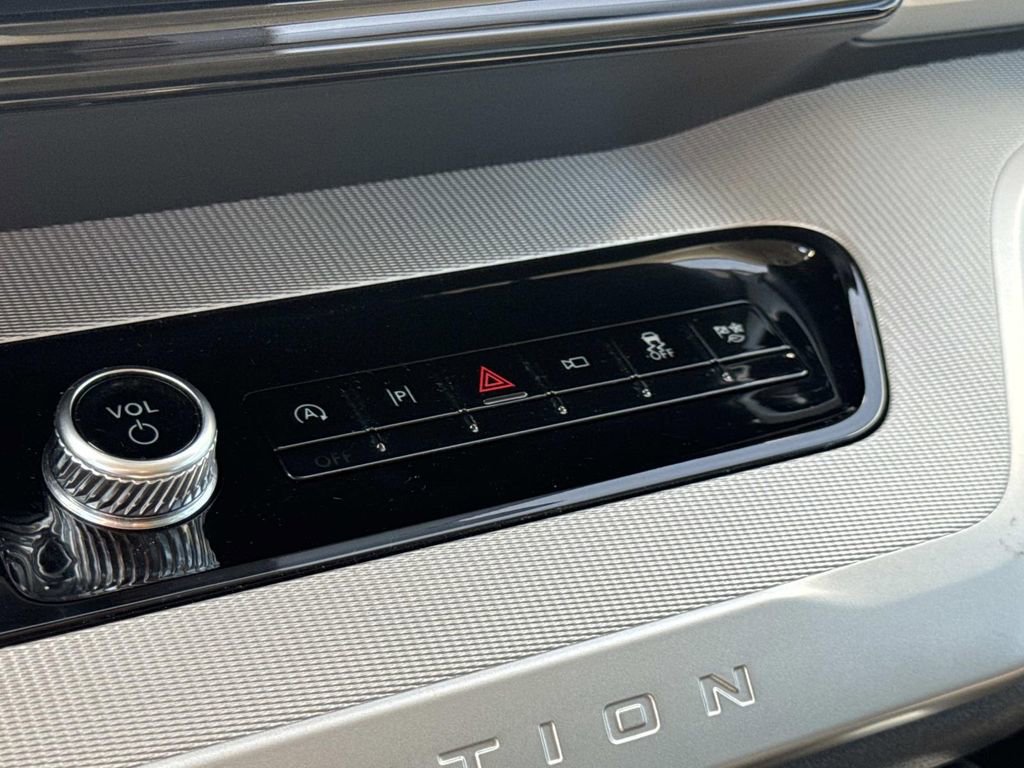 Certified 2025 Ford Expedition Max Active RWD image 31