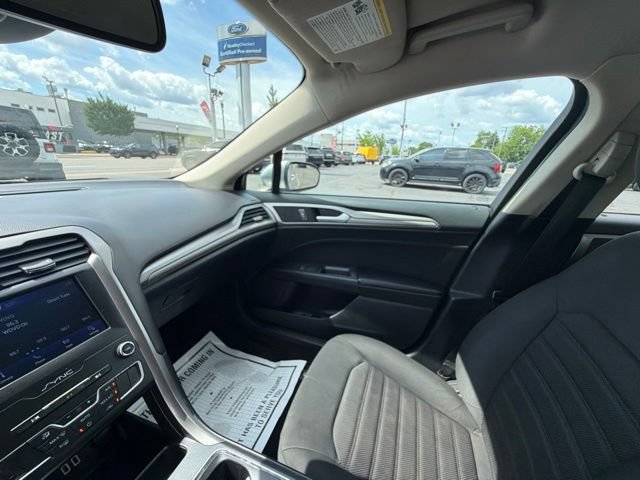 Certified 2020 Ford Fusion SE FWD image 29