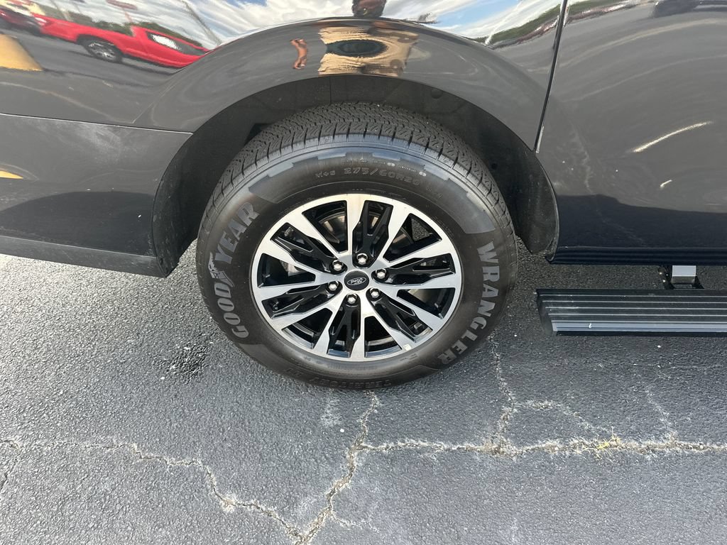 Certified 2025 Ford Expedition Max Platinum AWD/4WD image 17
