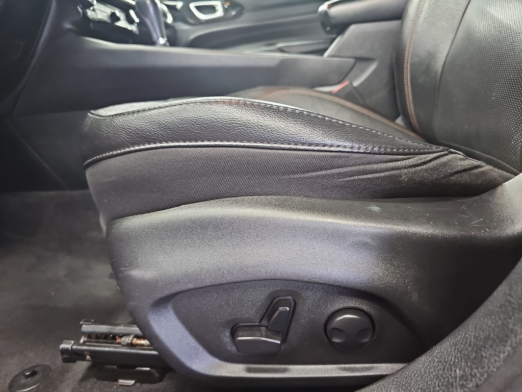 Used 2023 Jeep Compass Limited AWD/4WD image 26