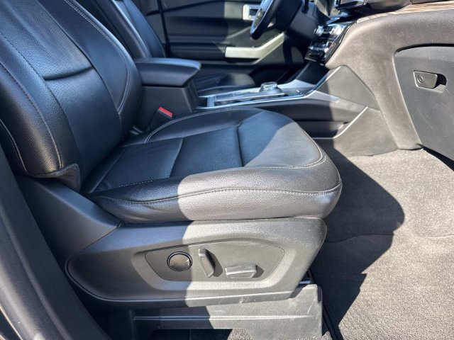 Certified 2022 Ford Explorer Limited w/ Equipment Group 301A RWD image 13