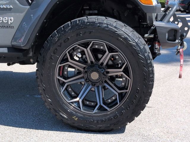 Used 2022 Jeep Wrangler Unlimited Sahara w/ Cold Weather Group AWD/4WD image 11