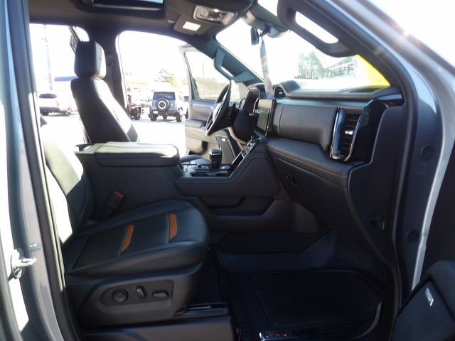 Used 2025 GMC Sierra 1500 AT4 w/ AT4 Premium Package AWD/4WD image 31