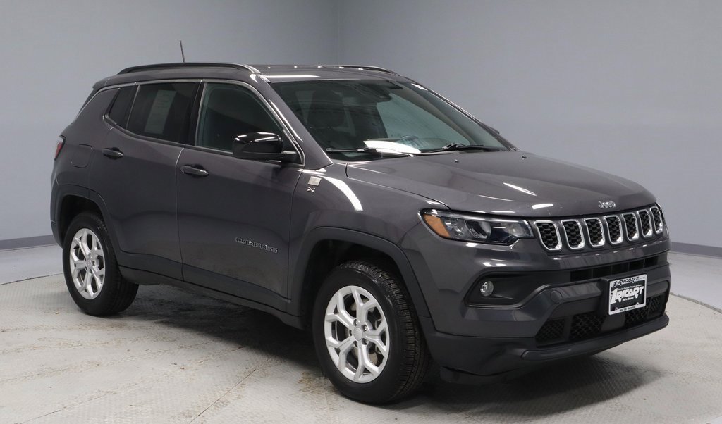 Used 2024 Jeep Compass Latitude image 1