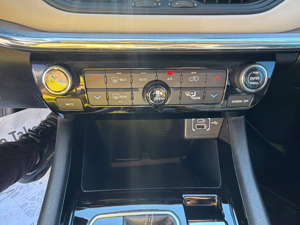 Used 2022 Jeep Compass Limited AWD/4WD image 37