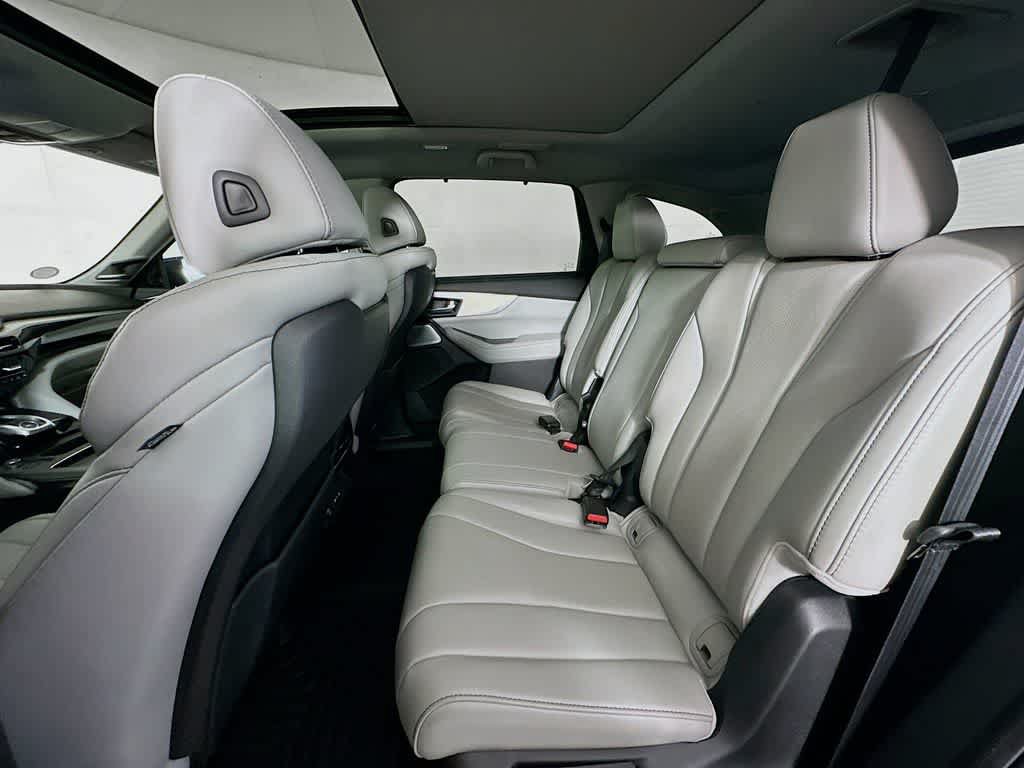 Used 2025 Acura MDX FWD w/ Technology Package image 14