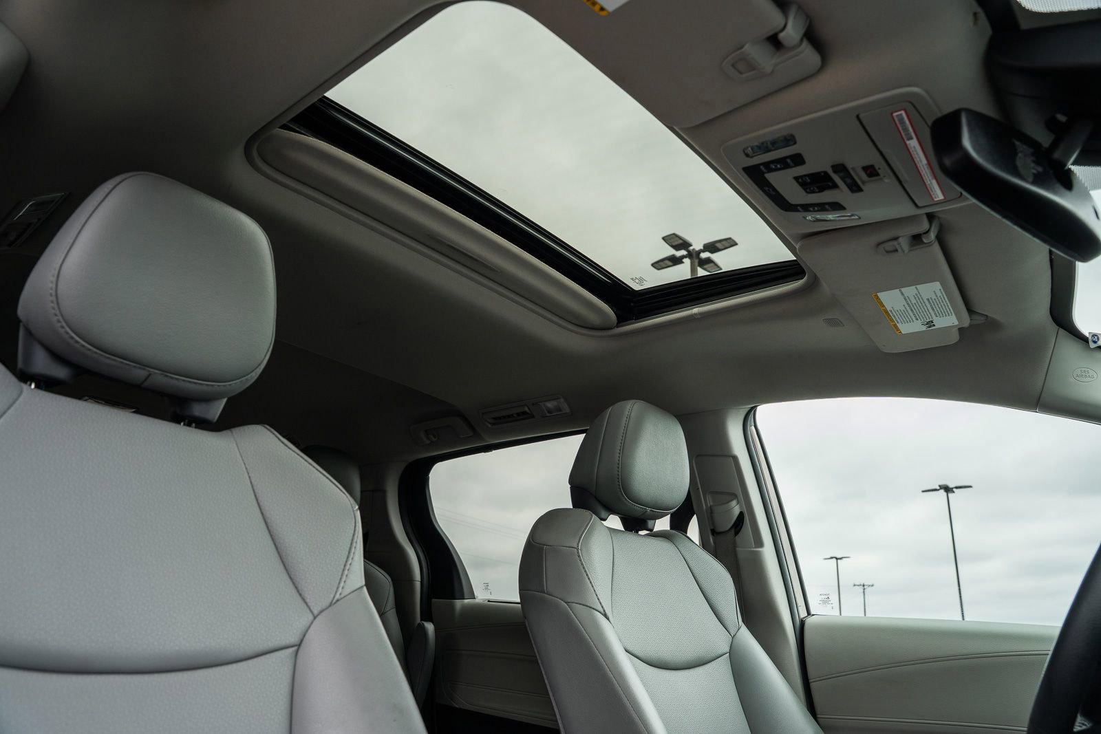 Used 2022 Toyota Sienna XLE FWD image 15